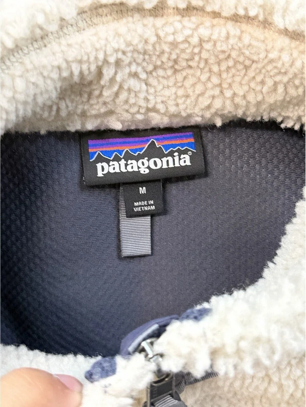 Patagonia Retro Pile Fleece Jacket Men’s M Natural Full Zip Sherpa 23074 FA24